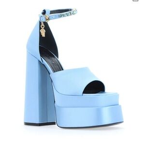 Medusa Aevitas platform pumps 5 Satin Blue
